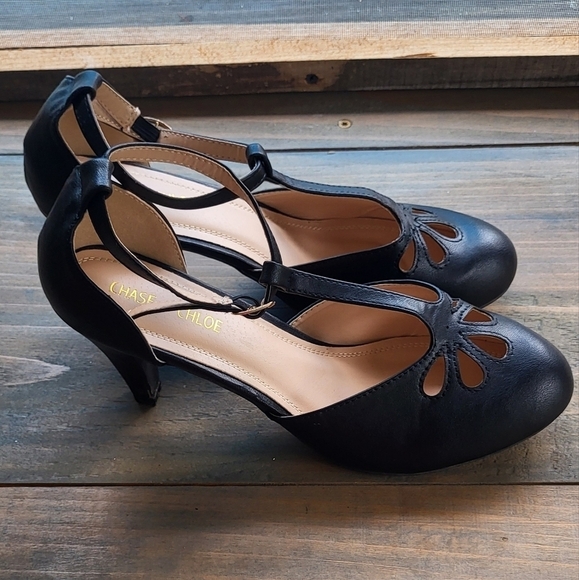 Chase + Chloe Black Kimmy Heeled Faux Leather Heel - Picture 1 of 11